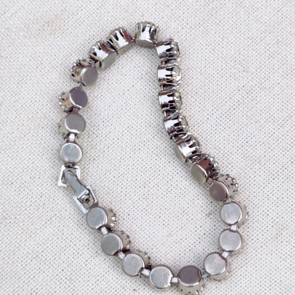 Vintage prong set crystal bracelet - Picture 6 of 8